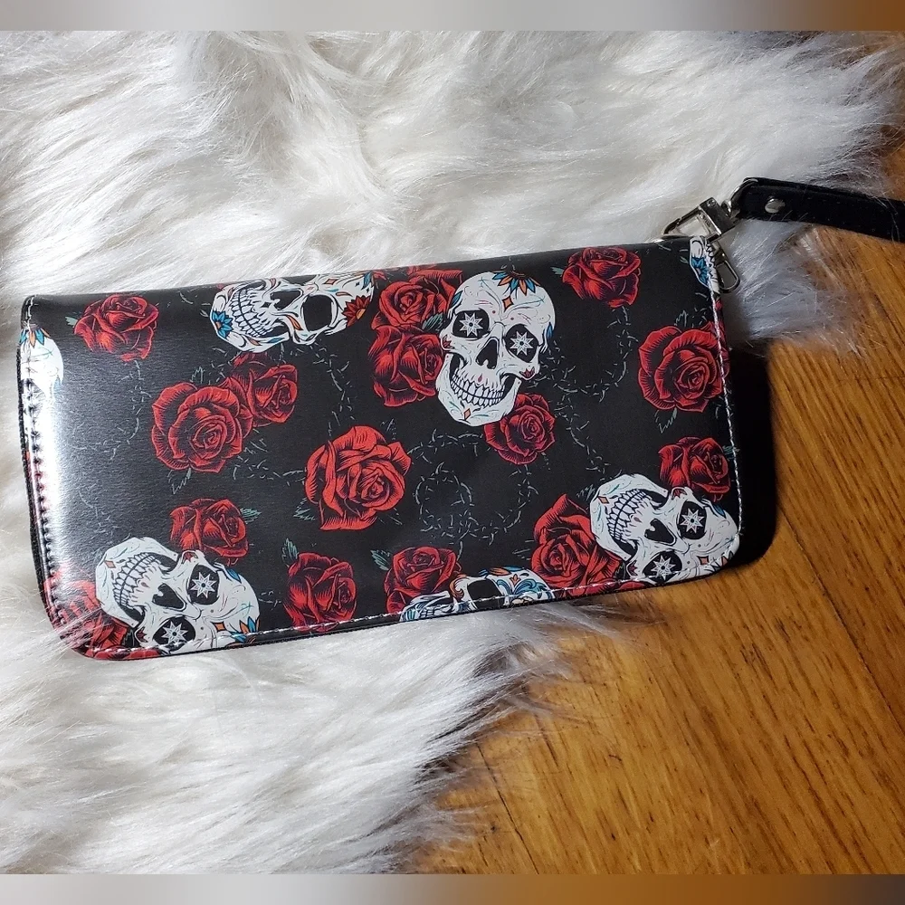 Wallets with Flowers and Skulls  ☠️ 💖